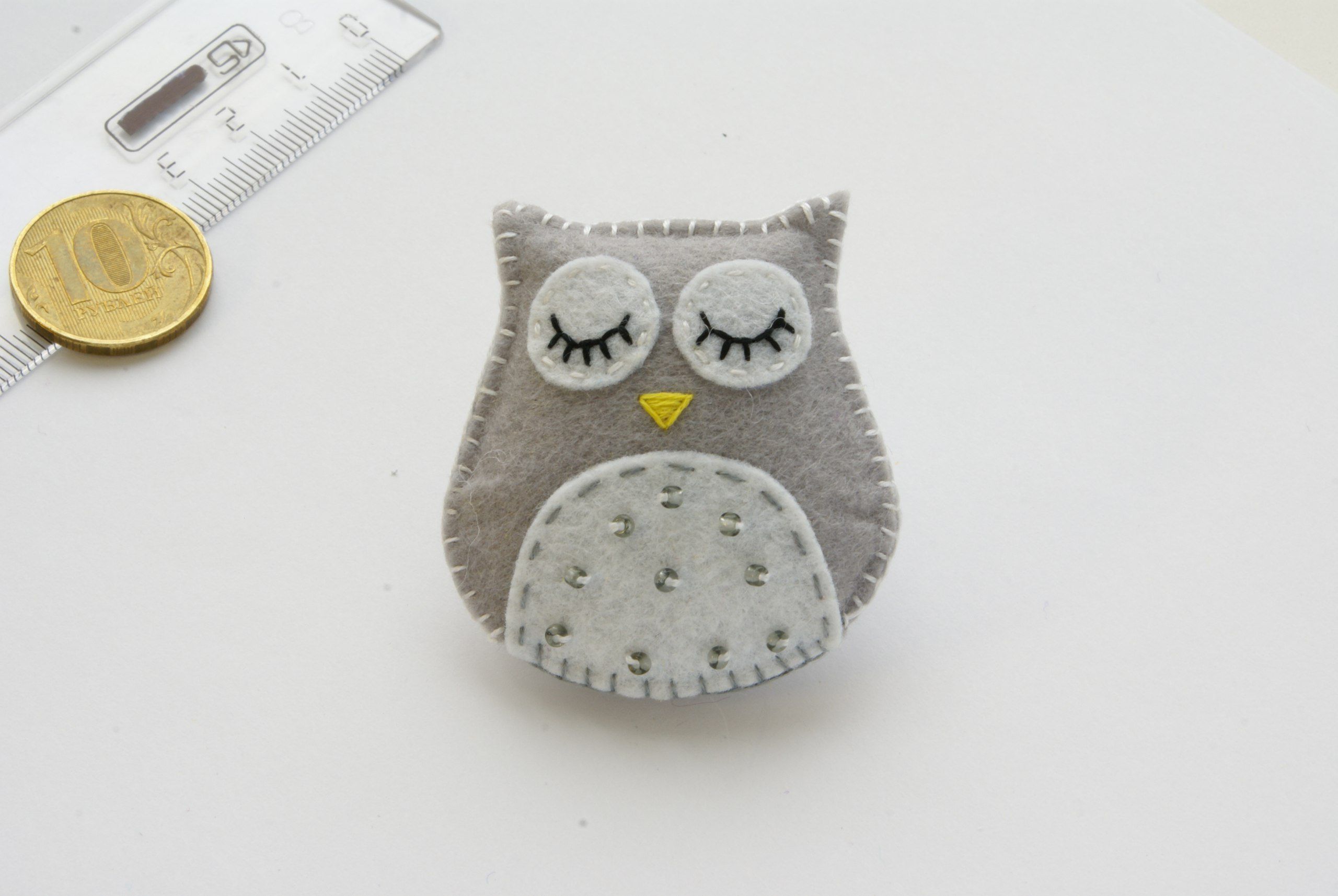 Брошь сова из фетра. Брошь сова из фетра. Сова из фетра своими руками. Совушки из фетра броши. Сова (из фетра).