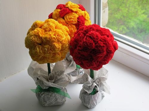 Как сделать симпатичные цветы из салфеток: пошаговая инструкция