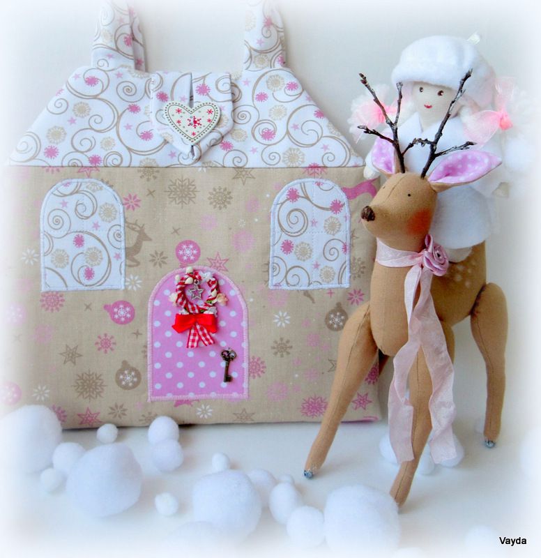 кукольныйдом домиксумочка подарокдевочкеновыйгод рождественскийподарок текстильнаякуколка домикизфетра развивающаяигрушка
