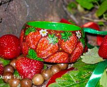 Браслет "Клубничкин" (роспись, дерево)