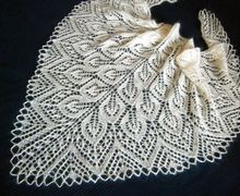 Ажурная пуховая шаль Айвори, вязаная шаль на свадьбу