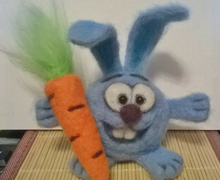 Крош с морковкой.