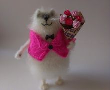 Кот с букетом