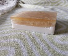 Натуральное мыло с медом и овсяными хлопьями
