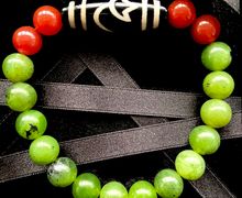 Нефритовый браслет с сердоликом и бусиной Дзи Лотос