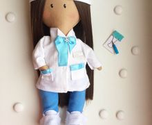 Портретная кукла-врач