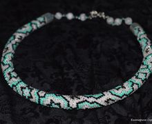 Бисерное колье "Мятный лёд"