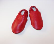 Кожаные тапочки - чешки