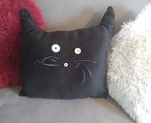 Декоративная подушка "Черный кот"