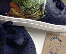 Ручная роспись кожаных кед