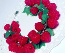 Браслет с малиной