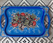 Поднос с ручной росписью.