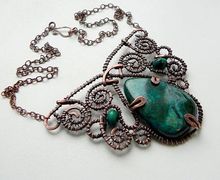 Колье с хризоколлой