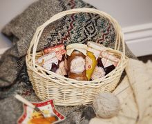 Набор домашнего варенья и фруктовых сгущенок