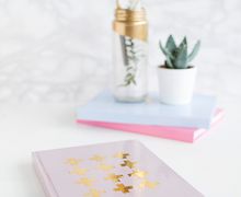 Золотистый декор блокнота