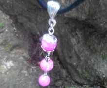 Нежный розовый кулон