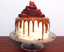 Шоколадный торт с джемом