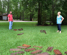 Огромное домино для игр в саду :)