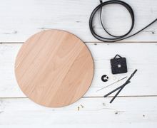 Минимализм наступает: простые деревянные настенные часы