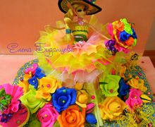 Кукла из конфет "Радуга-игра настроения"