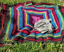 Пледы ручной работы, связанные крючком