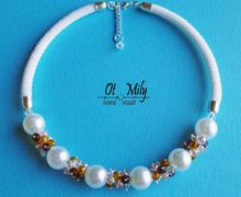 Колье из бисера и бусин Белая орхидея