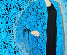 Вязаная шаль Бирюзовая даль.