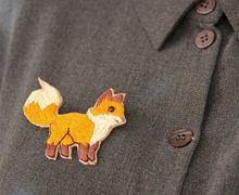 Вышитая брошь "Лисичка"