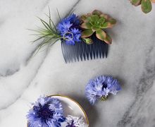 Заколки для волос с живыми цветами