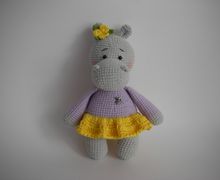 Игрушка вязаная бегемотиха "Глаша"