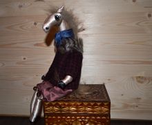 Конь в пальто