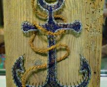 Дерево, нитки, гвозди.