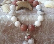 Браслет на резинке из натуральных камней