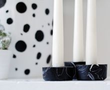 Черные подсвечники с мраморной текстурой