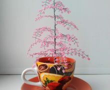 Розовое деревце из бисера