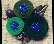 Брошь "черничная поляна"