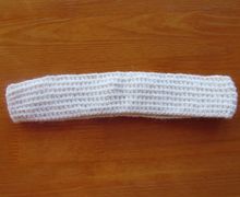 Белая повязка для головы женская