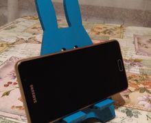 Подставка под телефон " Зайка"