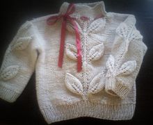 Кофточка на девочку " Листья"