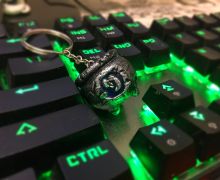 Брелок - ведьмин котёл со знаком Hearthstone