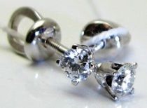 Серьги с закручивающийся застежкой