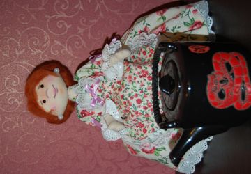 кукла-грелка на чайник Арина