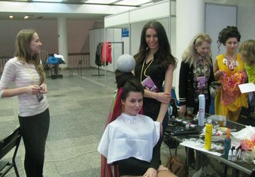 ЭКСПРЕСС-КУРС - отработка прически на выбор учащегося.