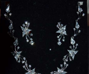 Красивое колье