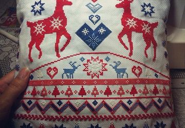 Подушка "Олени"