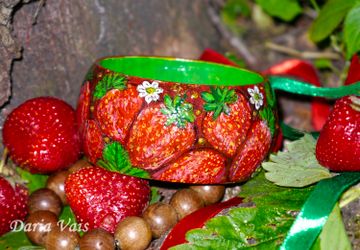 Браслет "Клубничкин" (роспись, дерево)