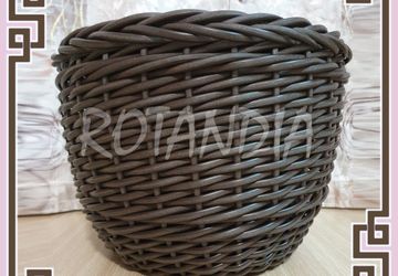 Кашпо из ротанга