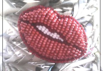 Брошка "Red Lips"