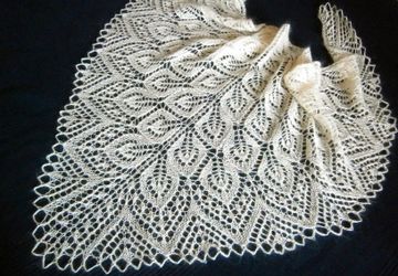 Ажурная пуховая шаль Айвори, вязаная шаль на свадьбу