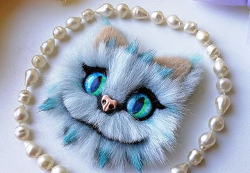 Брошь с Чеширским котом